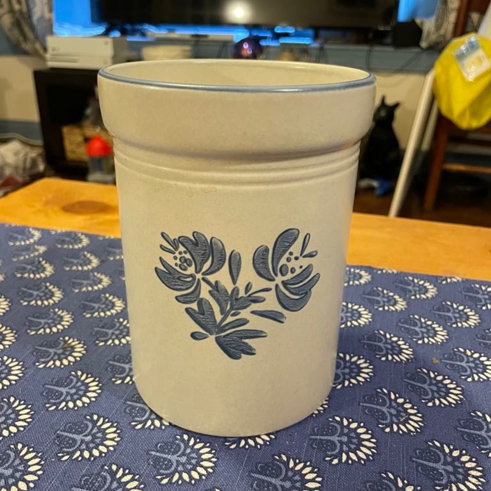 Pfaltzgraff  Yorktown Utensil Jar